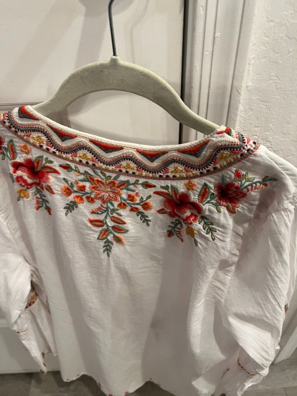 NWT Johnny Was Alise Flare Sleeve Boho Blouse in White Embroidered V-neck Top L - Picture 12 of 13